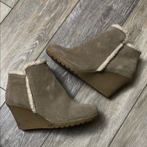 White Mountain Tan Suede Shearling Booties Wedge 6.5